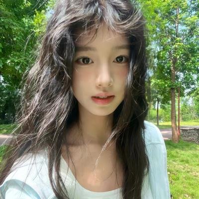 小资女孩向前冲