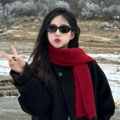 年轻女孩爱过来